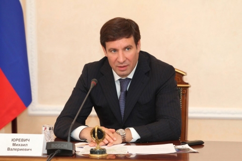 Юревич назвал пять условий выхода из кризиса и раскритиковал челябинские дороги